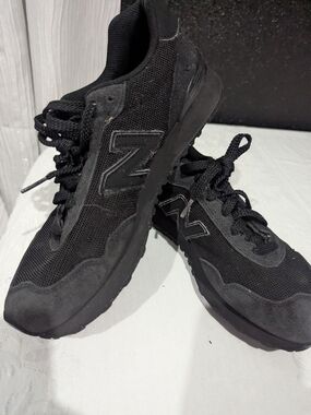 New Balance Men's All-Black Athletic Sneakers